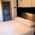 Anita 1