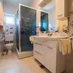 Anita 1