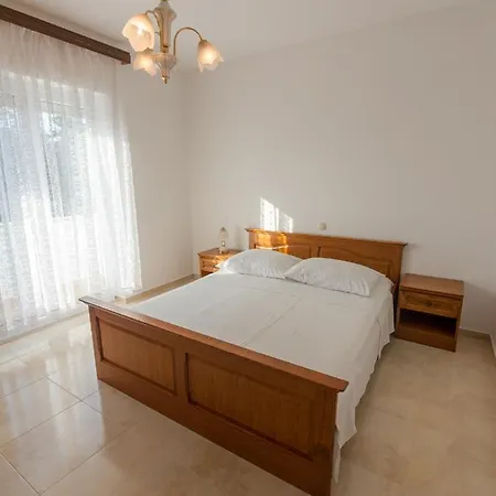 Apartment Anita 1 *