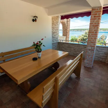 Appartement Anita 1 *